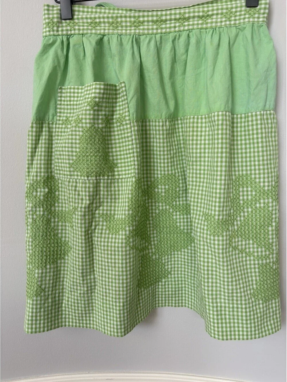 Vintage 1950s Green Gingham Half Apron Embroidered Chicken Scratch Cross Stitch